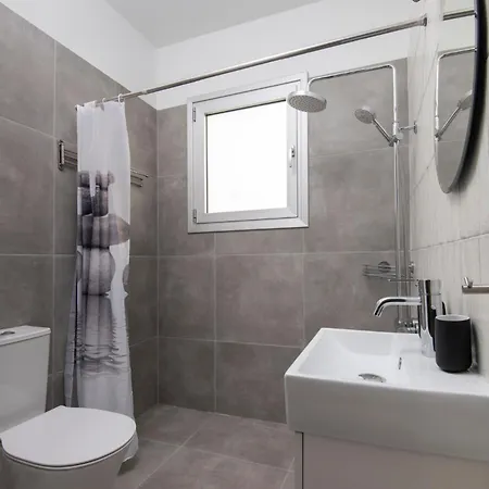 아파트 Amazing Two Bedroom *
