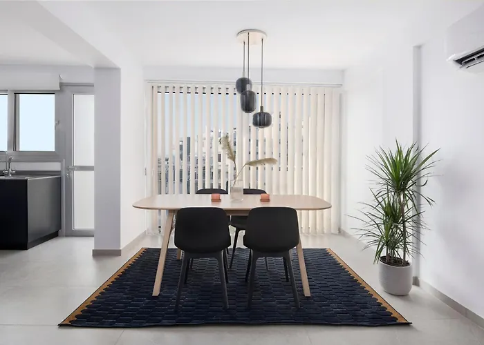 Amazing Two Bedroom דירה לרנקה